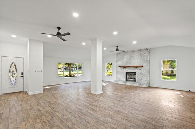 5425 Jeffrey Street, Dickinson, TX 77539