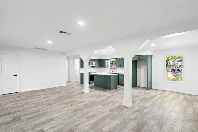 5425 Jeffrey Street, Dickinson, TX 77539