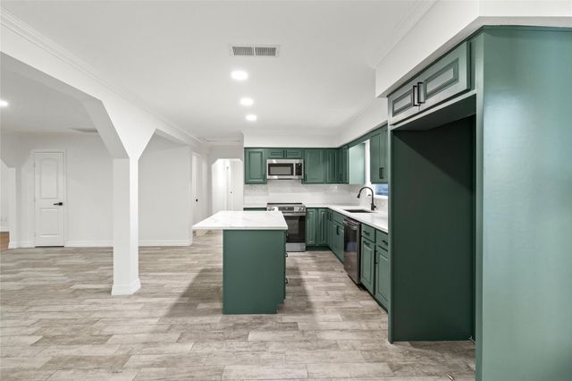 5425 Jeffrey Street, Dickinson, TX 77539