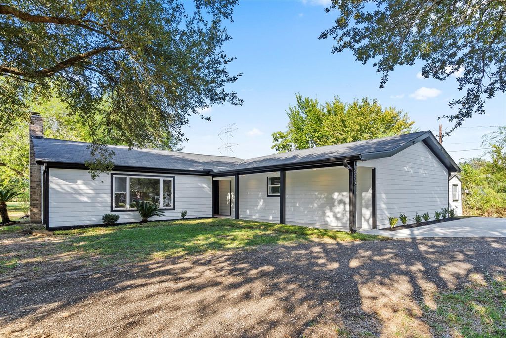 5425 Jeffrey Street, Dickinson, TX 77539