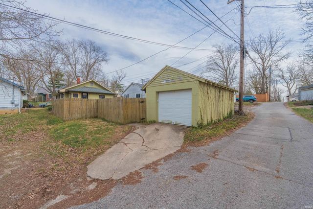 1204 S Grant Street, Bloomington, IN 47401