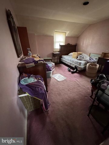 7029 BRENTWOOD RD, Philadelphia, PA 19151