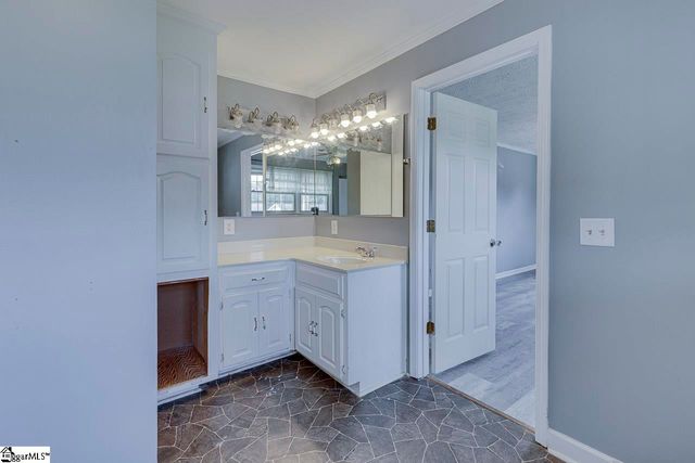 422 Rangeview Circle, Greenville, SC 29617