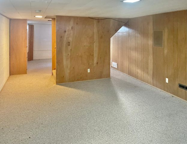 1885 3rd Street E, Saint Paul, MN 55119