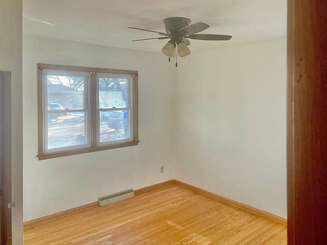 1885 3rd Street E, Saint Paul, MN 55119