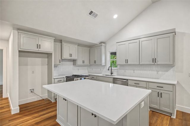 3 Lockhart Place, Bella Vista, AR 72715