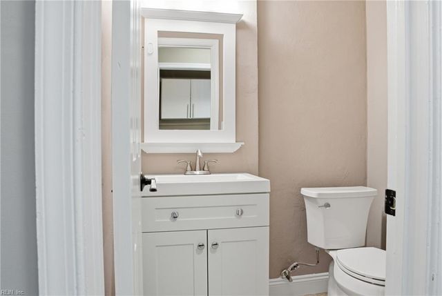 12 Romsey CIR, Chesapeake, VA 23320