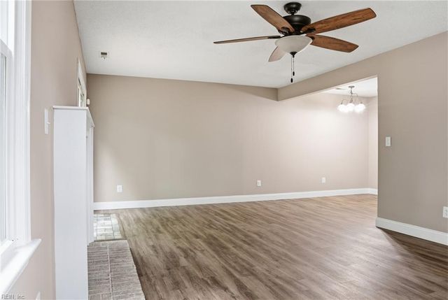 12 Romsey CIR, Chesapeake, VA 23320