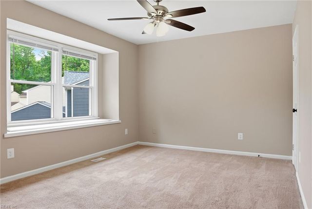 12 Romsey CIR, Chesapeake, VA 23320