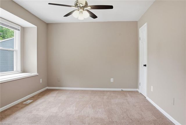 12 Romsey CIR, Chesapeake, VA 23320