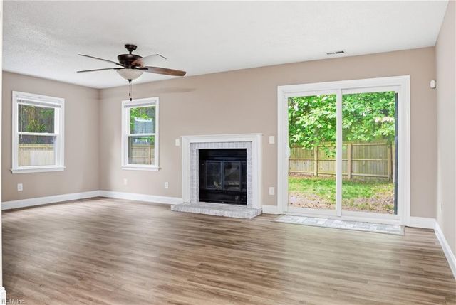 12 Romsey CIR, Chesapeake, VA 23320