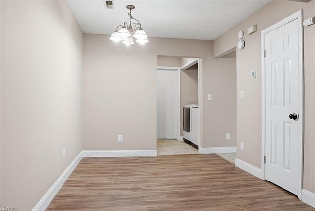 12 Romsey CIR, Chesapeake, VA 23320