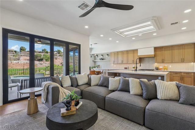 2386 Hardin Ridge Drive, Henderson, NV 89052