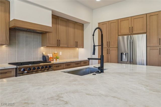 2386 Hardin Ridge Drive, Henderson, NV 89052