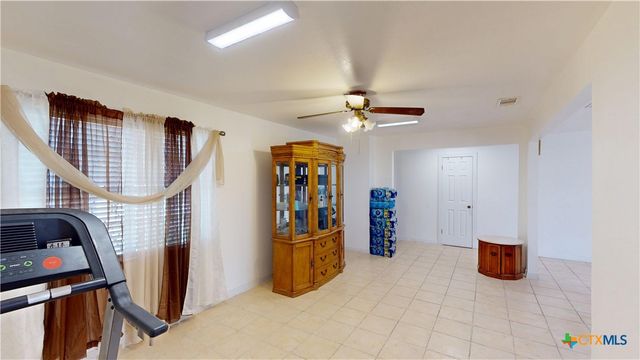 101 Canterbury Lane, Victoria, TX 77904