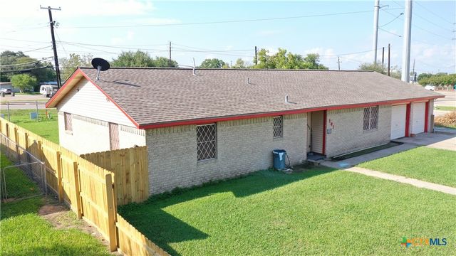 101 Canterbury Lane, Victoria, TX 77904