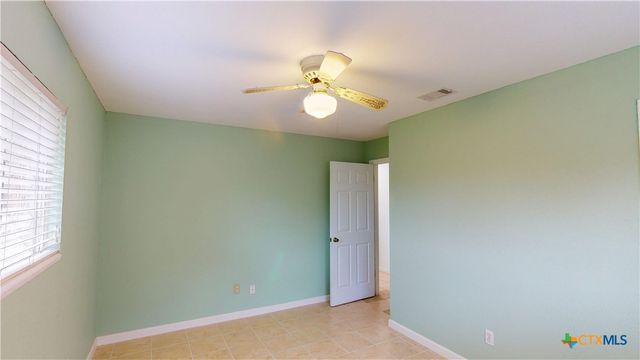 101 Canterbury Lane, Victoria, TX 77904