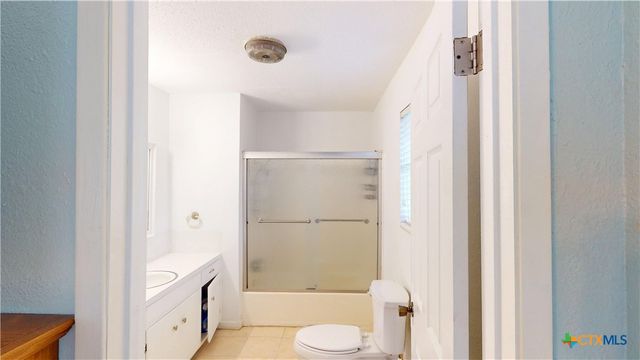 101 Canterbury Lane, Victoria, TX 77904