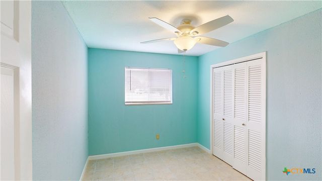 101 Canterbury Lane, Victoria, TX 77904