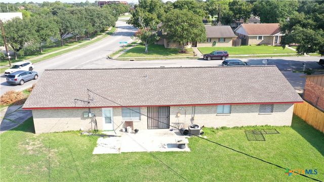 101 Canterbury Lane, Victoria, TX 77904
