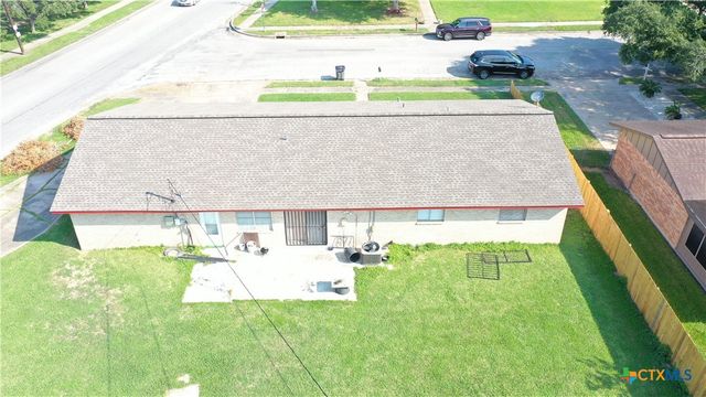 101 Canterbury Lane, Victoria, TX 77904
