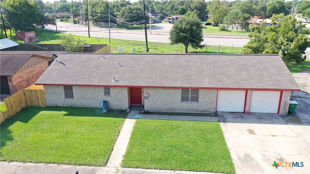 101 Canterbury Lane, Victoria, TX 77904