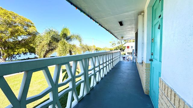 2102 Lake Osborne Drive 15, Lake Worth Beach, FL 33461