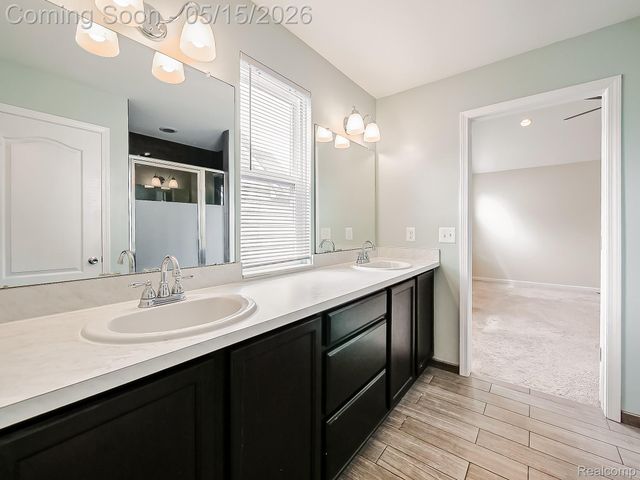 7994 Chestnut Drive, Westland, MI 48185