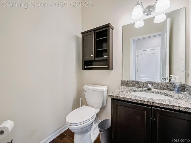 7994 Chestnut Drive, Westland, MI 48185