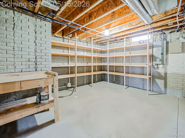 7994 Chestnut Drive, Westland, MI 48185