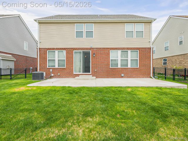 7994 Chestnut Drive, Westland, MI 48185