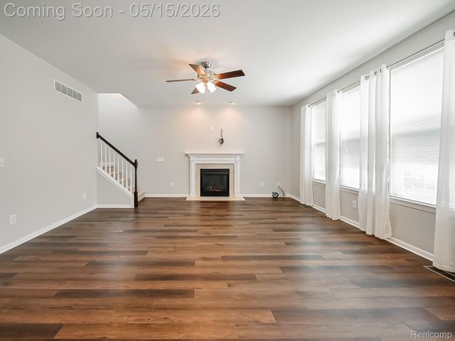 7994 Chestnut Drive, Westland, MI 48185