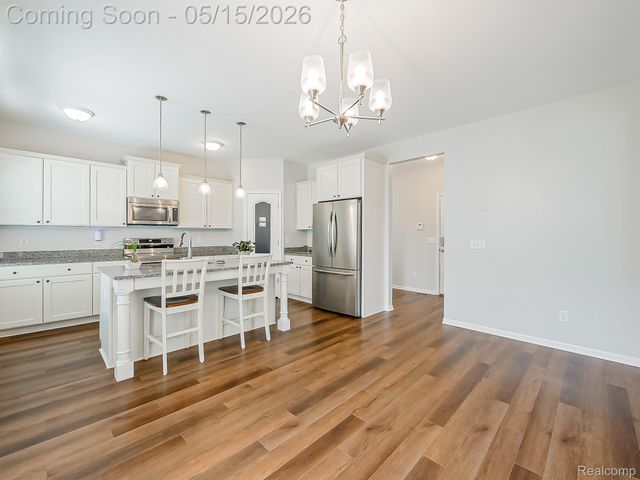 7994 Chestnut Drive, Westland, MI 48185