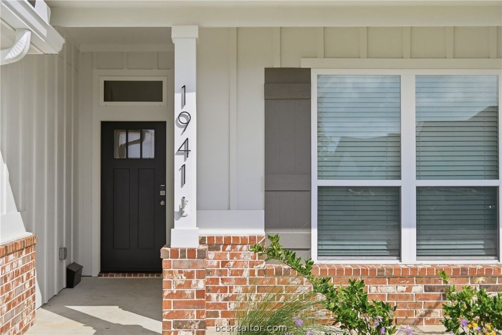 1941 Pinemont View Drive, Bryan, TX 77807 — photo 2