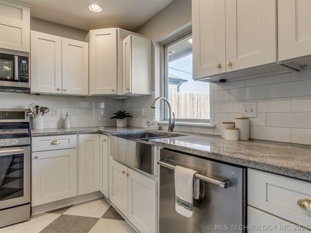 3000 Loris Lane, Bartlesville, OK 74006