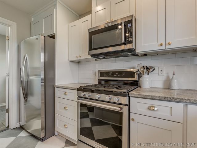 3000 Loris Lane, Bartlesville, OK 74006