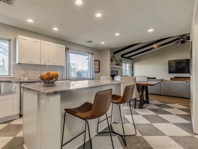 3000 Loris Lane, Bartlesville, OK 74006