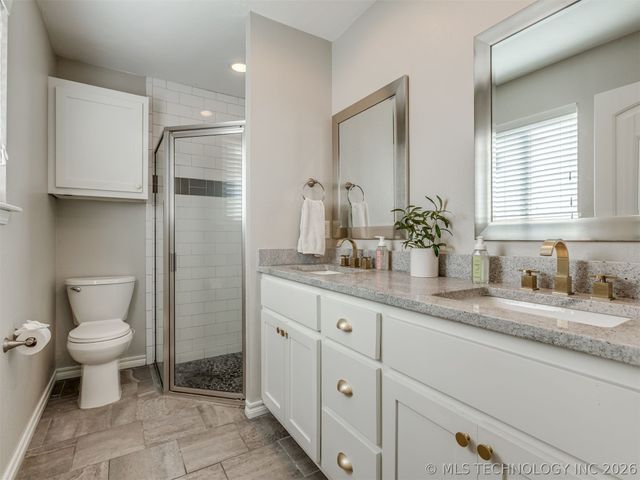 3000 Loris Lane, Bartlesville, OK 74006