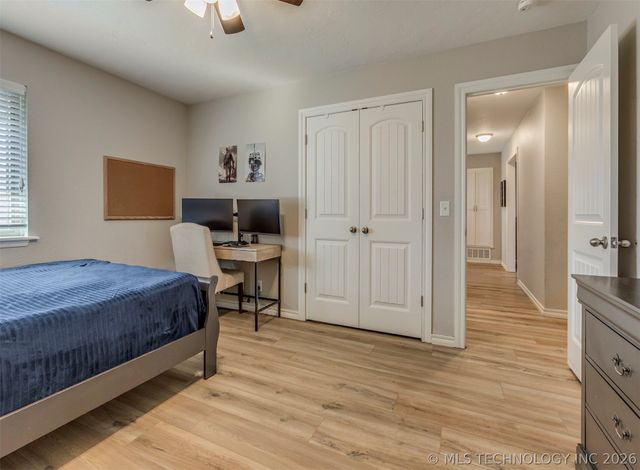 3000 Loris Lane, Bartlesville, OK 74006