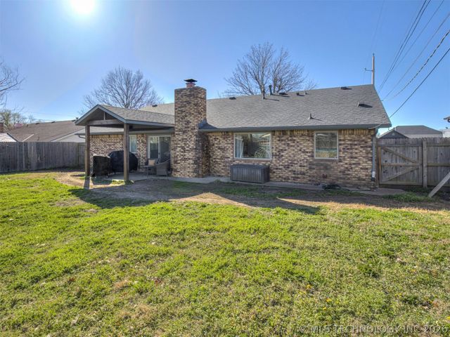 3000 Loris Lane, Bartlesville, OK 74006