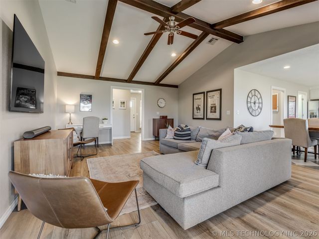 3000 Loris Lane, Bartlesville, OK 74006