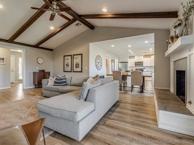 3000 Loris Lane, Bartlesville, OK 74006