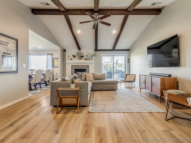 3000 Loris Lane, Bartlesville, OK 74006