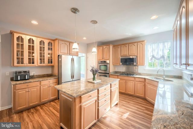 1243 WINDING OAK DR, York, PA 17403