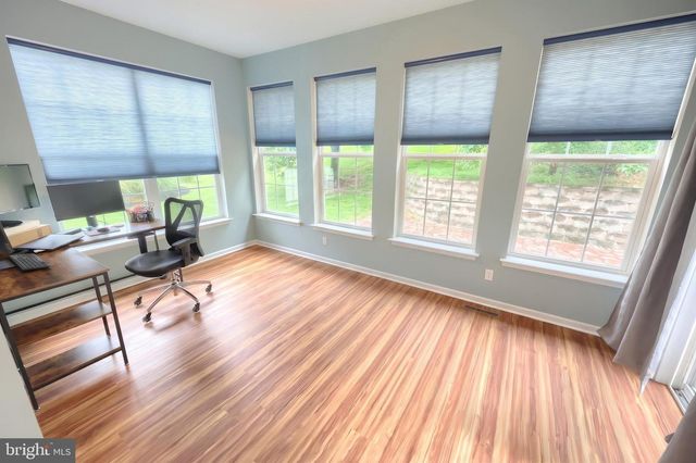 1243 WINDING OAK DR, York, PA 17403