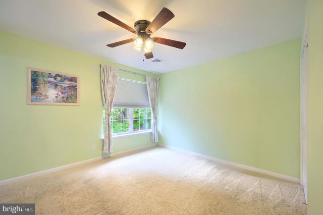 1243 WINDING OAK DR, York, PA 17403
