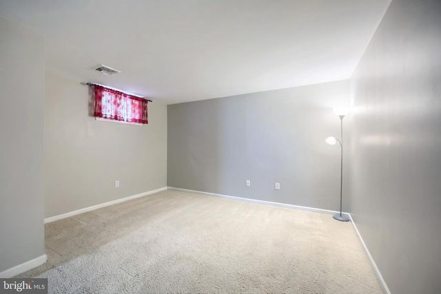 1243 WINDING OAK DR, York, PA 17403