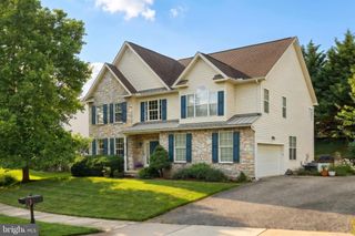 1243 WINDING OAK DR, York, PA 17403