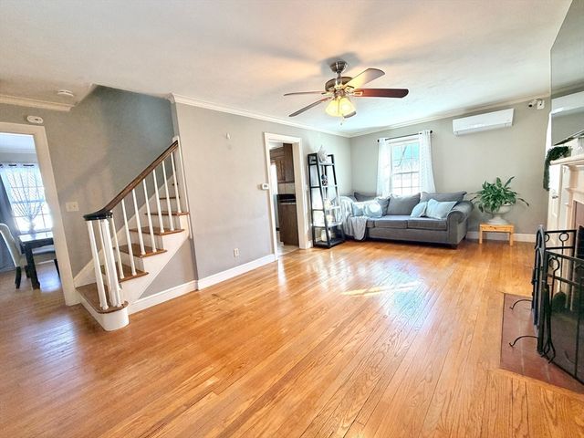 5 Fenimore Blvd, Springfield, MA 01108