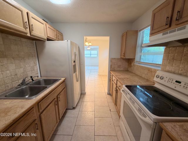 6631 N BO PEEP Drive, Jacksonville, FL 32210